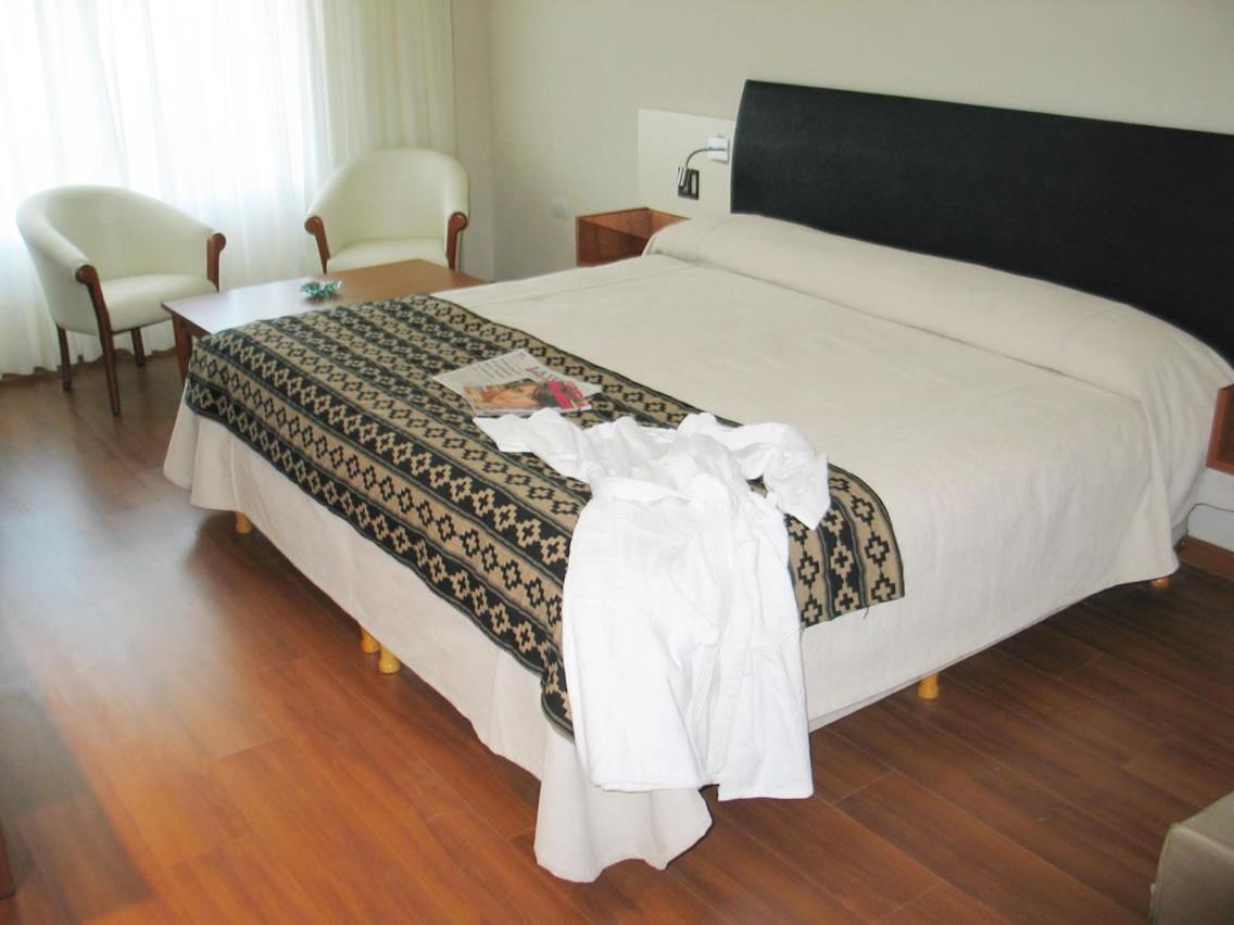 Quorum Cordoba Hotel, Resort Urbano Exterior photo